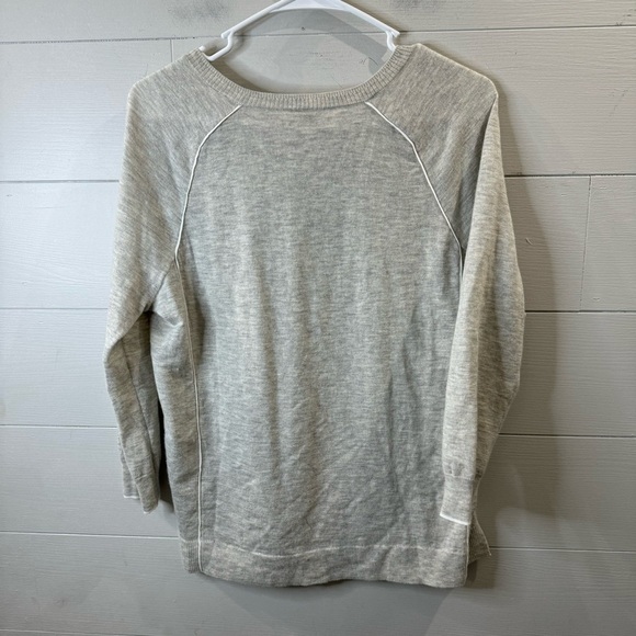 J. Crew | V-neck Gray Cozy Sweater Size Small - Picture 5 of 5